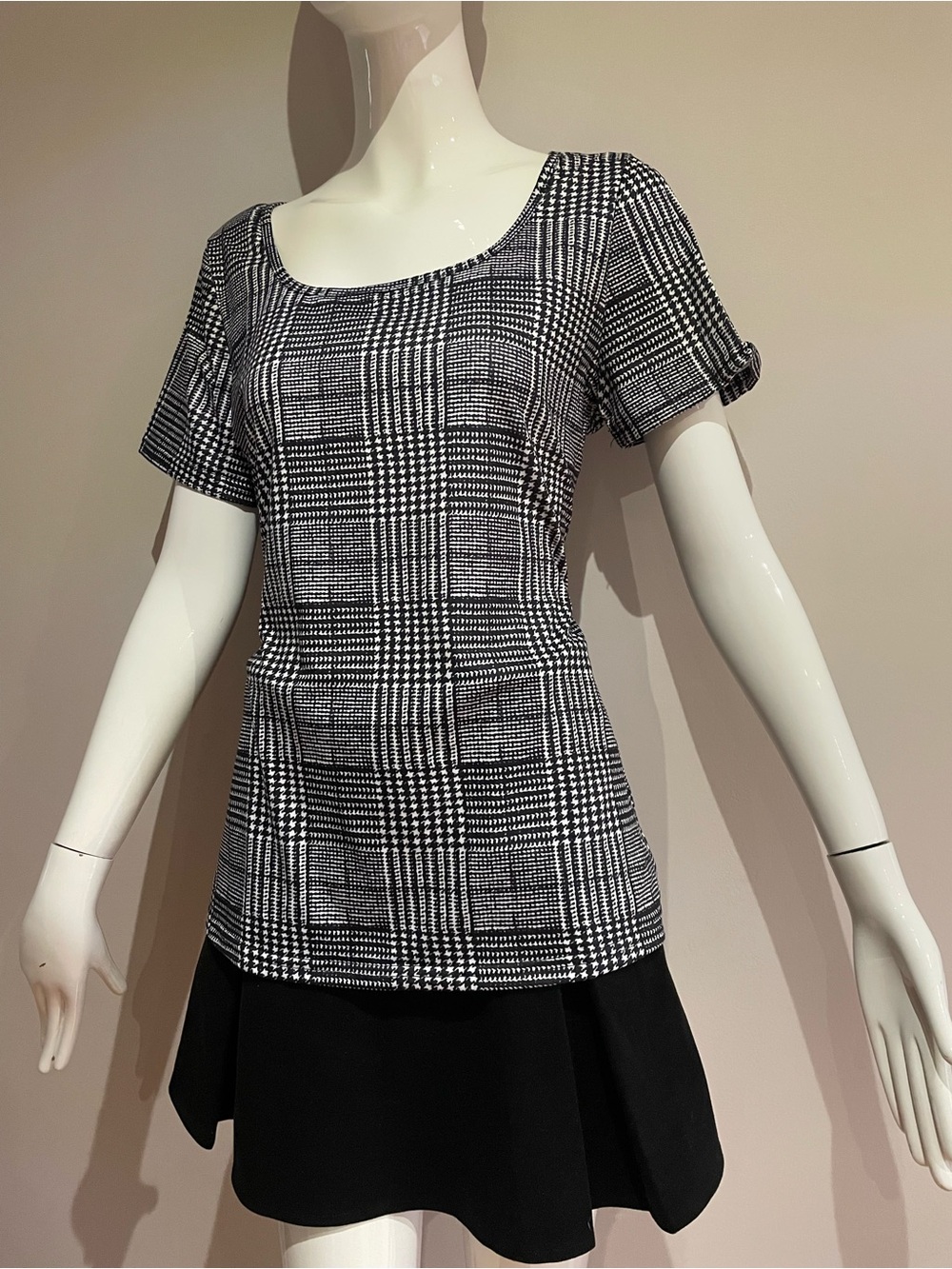 Black & White Plaid Scoop Neck Women’s Top